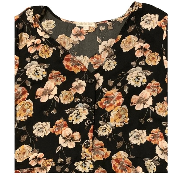 Ophelia Roe Sz Lg black button down floral top with bell/ruffled sleeves &  hem - Picture 4 of 9